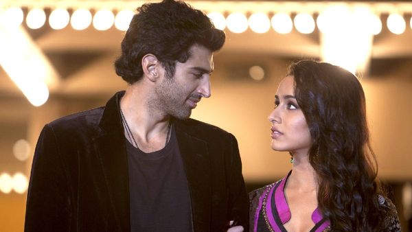 Aashiqui 2 Clocks 10 Years: When Shraddha Kapoor Was Referred To As Aarohi By Fans And Shutterbugs; WATCH