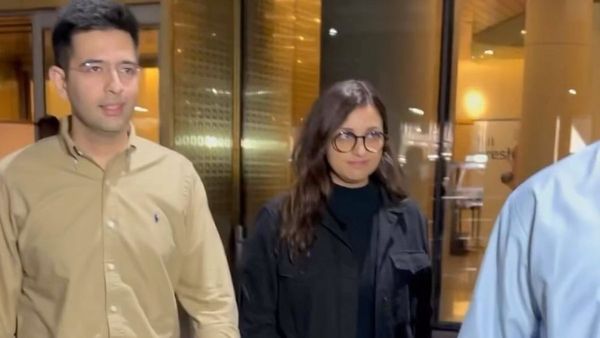 Shaadi Confirm Kya?: Fans Wonder As Parineeti Chopra Arrives At Airport With Raghav Chadha Amid Wedding Rumour