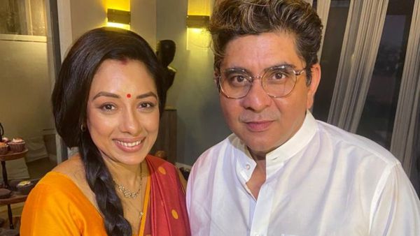 Anupamaa: Rupali Ganguly Touches Rajan Shahi's Feet At Birthday Celebrations, Talks About Viral Vendor Scene