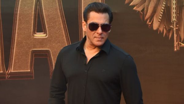 ENT Highlights: Salman Arrives In Rs 2 Cr Bullet Proof SUV For Kisi Ka Bhai Kisi Ki Jaan Trailer Launch