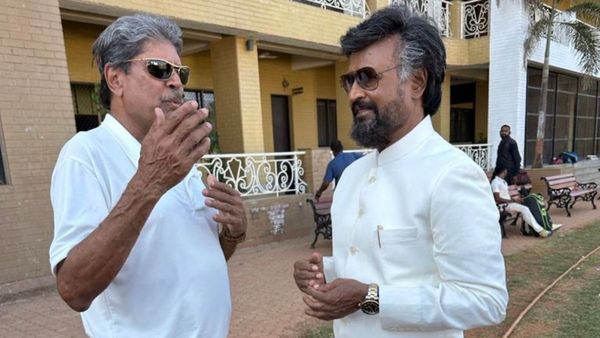 Rajinikanth Reveals His Stunning Look From Lal Salaam Shooting Spot; Netizens Says 'Basha Bhai Is Back'
