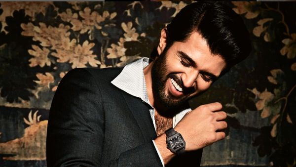 Fans shower love on Vijay Deverakonda's smiling pictures! Calls it, ‘That heart throbbing smile'