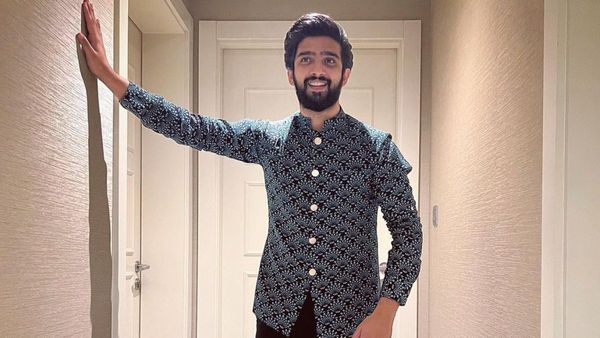 Birthday Special: Amaal Mallik's Mohabbat Is An Ode To Yash Chopra & SRK's Iconic Romance Era