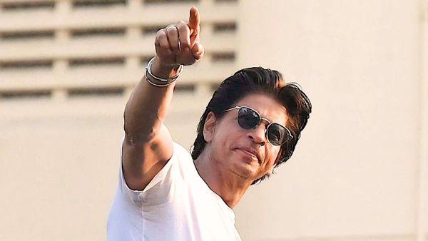 Ask SRK: Female Fan Accuses Shah Rukh Khan Of Making Summer HOTTER, Actor's Reply Will Leave You In Splits