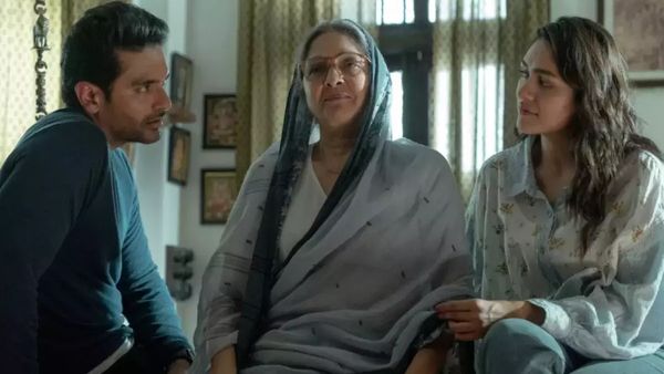 Lust Stories 2: Mrunal Thakur Sets The Screen On Fire With Angad Bedi, Fans Say 'Kya Chemistry Hai'