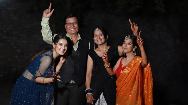 Shoaib Ibrahim’s Ajooni Co-Star Ayushi Khurana Plans A Sweet Surprise By Reuniting With Family In Hometown