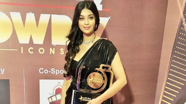 Digangana Suryavanshi Receives Versatile Actress Award for Her Extraordinary Performances