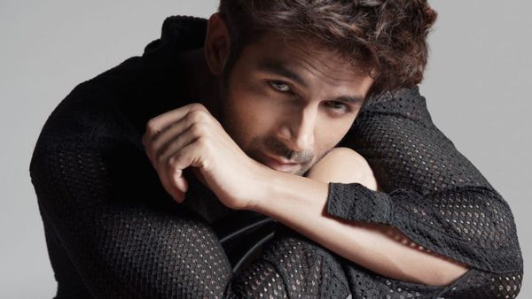 Kartik Aaryan’s Cryptic Post Goes Viral, Leaves Fans Wondering If New Romantic Film Is On Cards