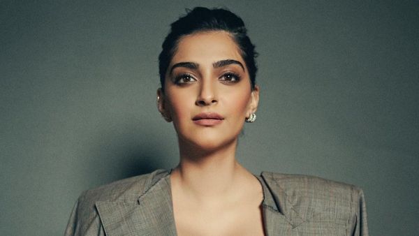 Sonam Kapoor To Attend Dior's Autumn-Winter Show At Paris Fashion Week