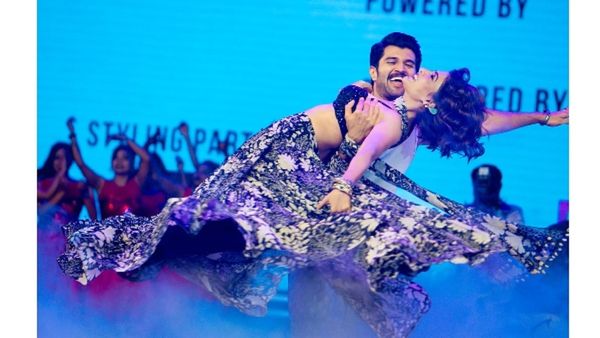 Vijay Deverakonda And Samantha Ruth Prabhu's Beautiful Chemistry At The Musical Concert Of Kushi Is Unmissable