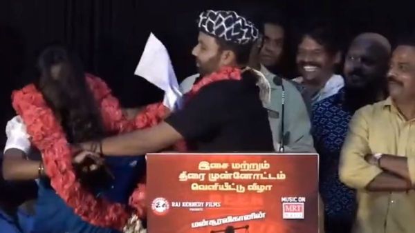 Cool Suresh's Cheap Behaviour Towards Female Host Creates A Stir; Netizens Say 'Nonsense.. Mentally Retarded'