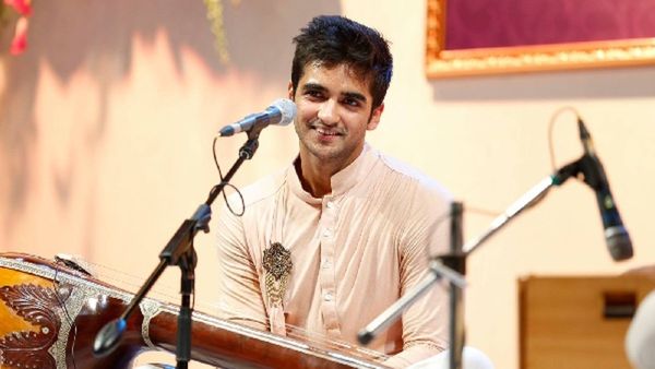 Actor And Singer Jashan Bhumkar OPENS UP About Fusion Music, Trends And Developments On Hindi Diwas