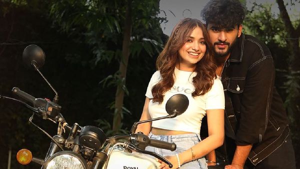 Abhishek Malhan Unveils A Cute Pic With Jiya Shankar Ahead Of Judaiyaan Launch; Fans Say ‘Shaadi Kar Le….’