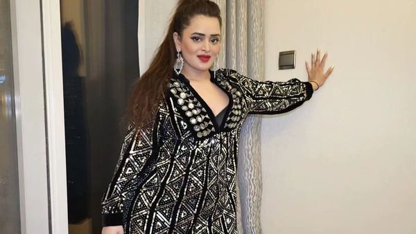 Bigg Boss OTT 2: Bebika Dhurve Introduces Abhishek To Jiya’s Mom As Her ‘Damaad’; Latter Gives A CUTE Reaction