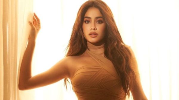 From Cricketer On Mr. & Mrs Mahi Sets To A Graceful Kathak Routine, Only Janhvi Kapoor Can Nail Them Both