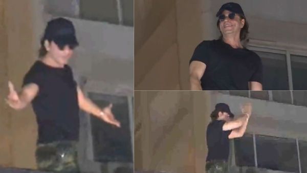 Nothing Makes Me Happier: Shah Rukh Khan Greets Fans Outside Mannat With Signature Pose On 58th Birthday; WATC