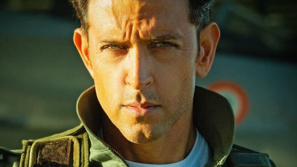 Fighter: Hrithik Roshan Drops New Poster As Squadron Leader Shamsher Pathania Out. Fans Gush Over His Jawline