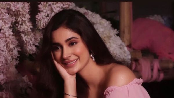 Alankrita Sahai Expresses Her Desire For Working In Top-Notch Projects In 2024, Reveals Her Special Wish