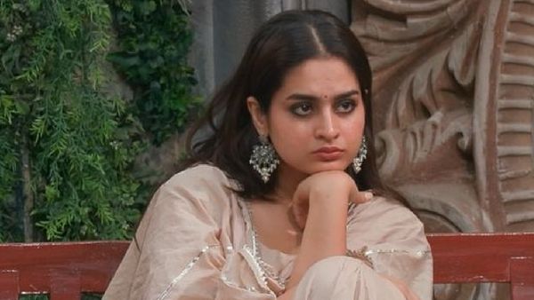 Bigg Boss 17 Elimination: Here’s What Ayesha Khan Will Take Home Post Eviction; Check Out Her Fees & Net Worth