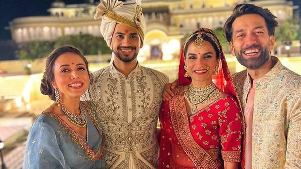 Amber Dhara Actress Kashmira Irani Marries Beau Akshat; Nakuul Mehta Shares Inside Pics Of Fairytale Wedding