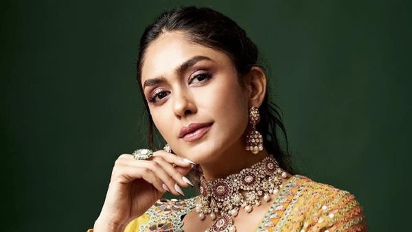 Here's When Mrunal Thakur Will Join Vijay Deverakonda For Last Schedule Of Family Star In Chennai!