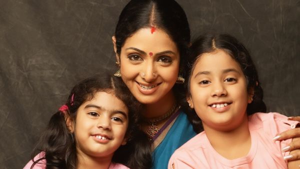 Sridevi Death Anniversary: Khushi Kapoor Shares A Childhood Picture; Fans Miss Their Favourite Actress
