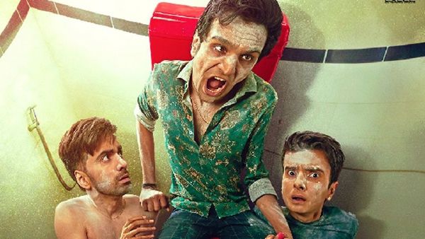 Kunal Kemmu Performs Live His Debut Song Hum Yahin From Madgaon Express, Video Goes Viral