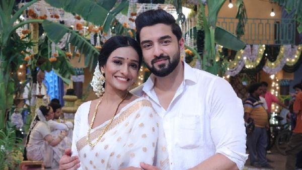Bhagya Lakshmi: Aishwarya Khare And Rohit Suchanti Dazzle In South Indian Wedding Attire; DEETS