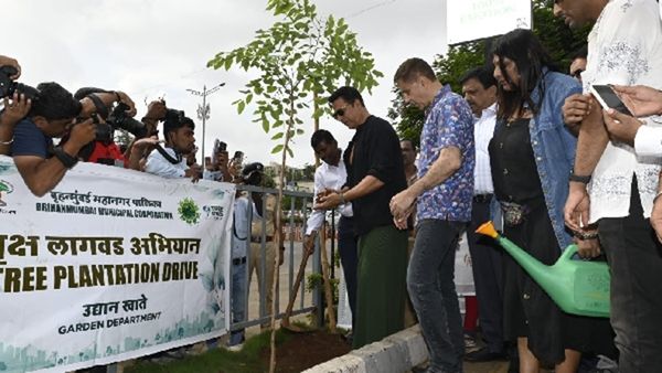 Akshay Kumar Spearheads Tree Plantation In Mumbai To Promote Urban Sustainability