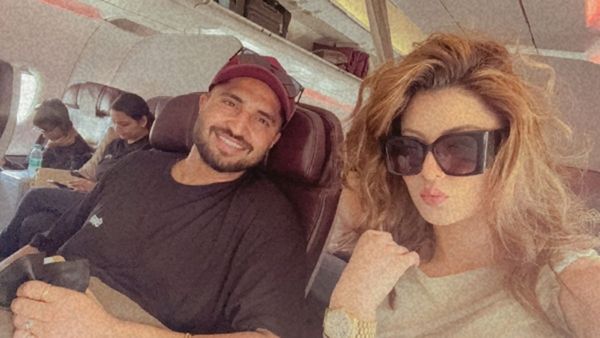 IND Vs Pakistan T20 Match: Urvashi Rautela Jets Off To New York To Attend World Cup Match With Jassie Gill