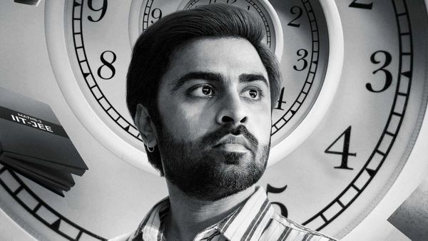 Kota Factory 3 Release: Fans Laud Jitendra Kumar's Performance In Kota Factory Season 3