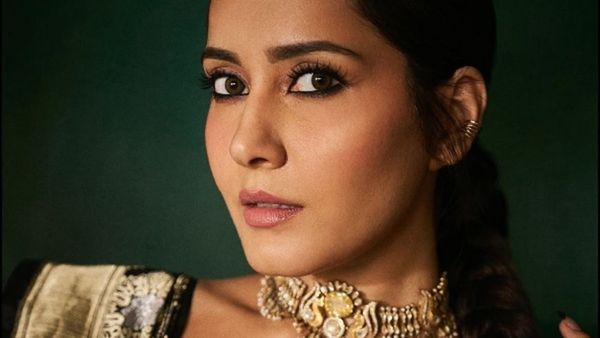 Raashii Khanna Celebrates 10 Years in Tollywood, Calls 'Oohalu Gusagusalade' Her Comfort Film