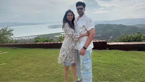 Karan Kundrra’s Video Call Moment With Tejasswi Prakash Catches Paps’ Attention, ‘Facepack Lagake Baithi Hai’