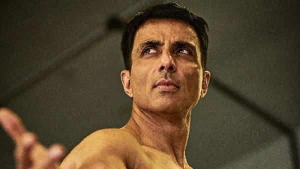 Sonu Sood's Pic Of Him Flaunting His Jaw-Dropping Abs Ignites Fitness Motivation Across the Internet