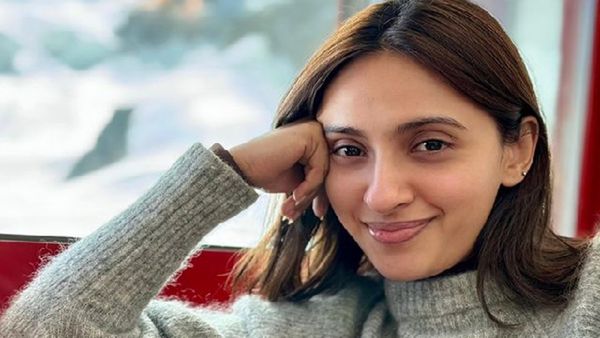 Birthday Special: A Look at Akansha Ranjan Kapoor’s Yoga Routine Through 5 Pictures