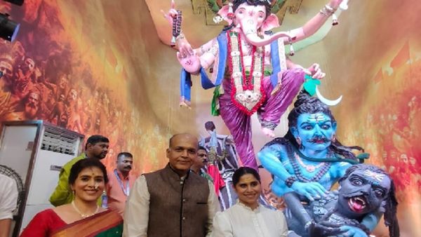 Manvat Murders: Ashutosh Gowariker, Sonali Kulkarni, Sai Tamhankar Seek Blessings Of Lalbaug’s Raja Ganeshgali