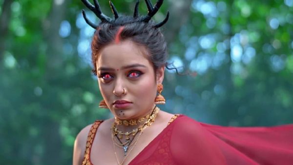 Shamshaan Champa Twist: Mohini Discovers Champa Is Not Just A Daayan, But Vikram's...