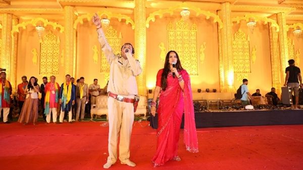 &TV’s Happu Ki Ultan Paltan Actors Yogesh Tripathi and Geetanjali Mishra Join the Grand Ram Baraat in Agra, UP