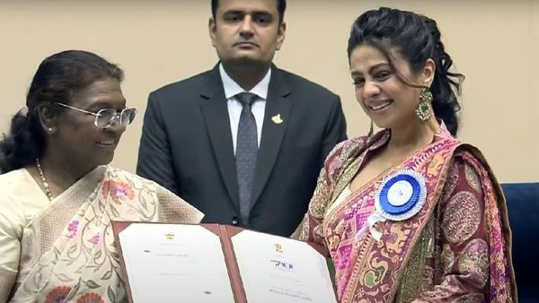 70th National Film Awards: Manasi Parekh Gets Emotional As She Receives Best Actress Award For Kutch Express
