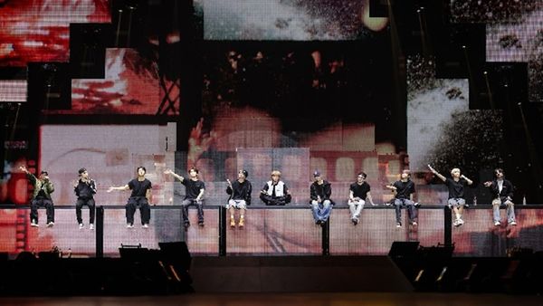 SEVENTEEN Debuts 'RIGHT HERE' World Tour In Chicago, Thrilling Fans With Spectacular Performance