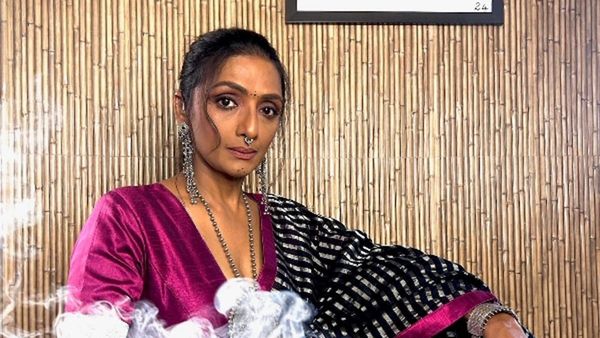 Navratri 2024: Shanthi Priya Dons A Raw & Rustic Look; Poses With A Dhunuchi For Holy Festival