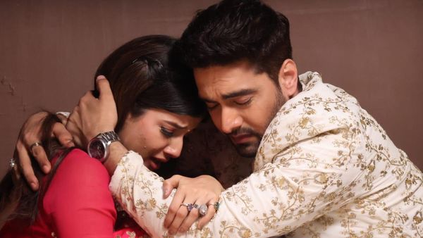 Yeh Rishta Kya Kehlata Hai Written Update October 28: Armaan-Abhira Notice Bruises On Charu's Neck - BIG TWIST