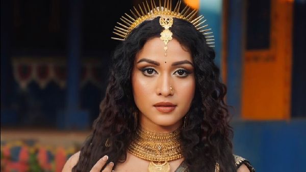 From Bindu to Queen Indumati: Aayushi Bhave’s Stunning Transformation in 10:29 Ki Aakhri Dastak