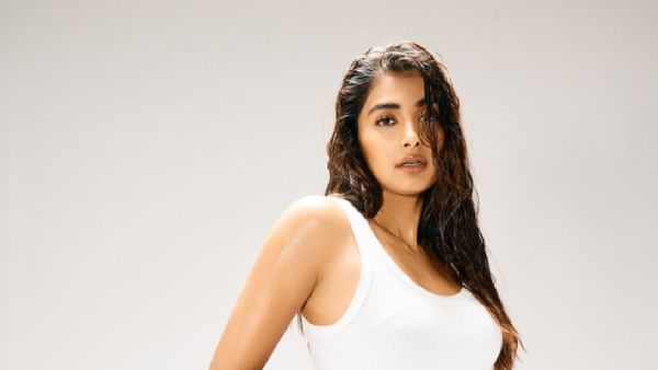 Pooja Hegde Shares Sizzling Hot Pictures In Tank Top & Pants, Varun Dhawan Says 