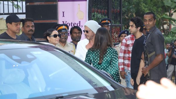 Maharashtra Elections 2024: Shah Rukh Khan Casts His Vote With Wife Gauri, Aryan & Suhana Khan