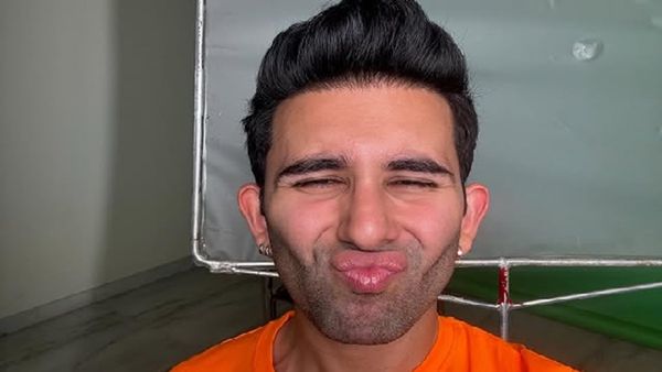 Orry Eats Noodles But It His Viral Pic That Gets Attention. Why Diet Sabya Called Out His Fashion Crime?