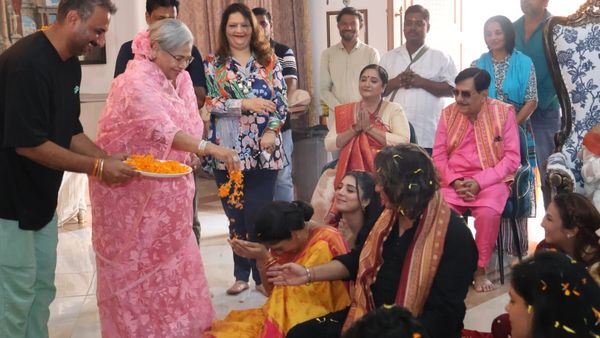 Rupali Ganguly Receives Special Blessings From Deepa Shahi as Anupamaa Starts A New Chapter