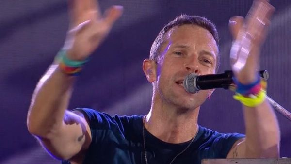Coldplay Ahmedabad Concert Day 2: Chris Martin Goes Desi, Greets Fans 'Namaste' On Republic Day; VIRAL Video