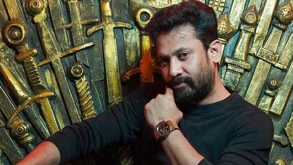 Bigg Boss Tamil 8: Deepak Dinkar’s Fees Per Episode For Vijay Sethupathi’s Show Will Leave You Shocked