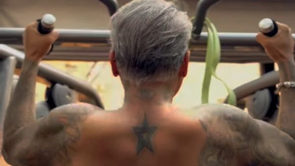 Meet THIS Celeb Hair Stylist Who Once Had Only ₹13 In Bank Account, Now Charges 1 Lakh Per Haircut; Styles...